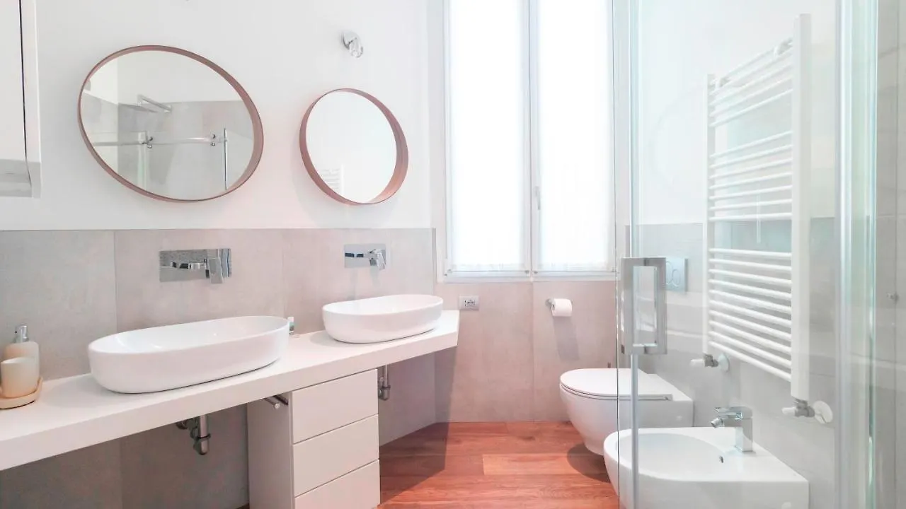 Italianway - Nazario Sauro 5 Apartamento Milão 0*,